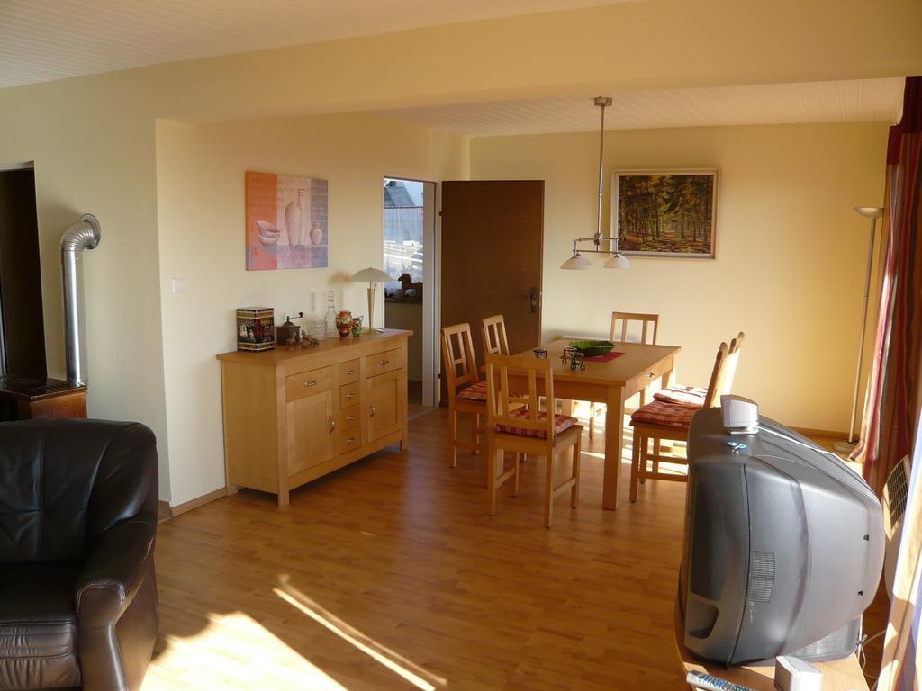 Appartementhaus Karawankenpromenade Velden am Woerthersee Room photo