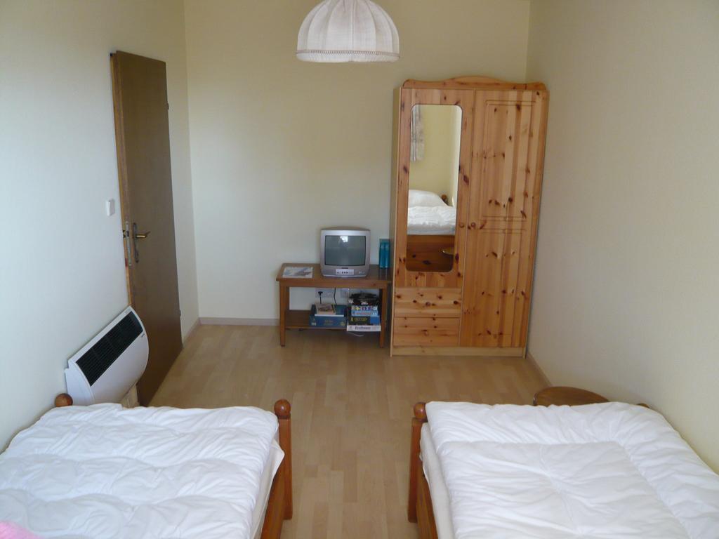 Appartementhaus Karawankenpromenade Velden am Woerthersee Room photo