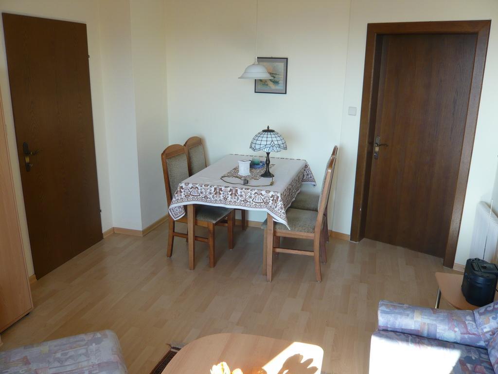 Appartementhaus Karawankenpromenade Velden am Woerthersee Room photo